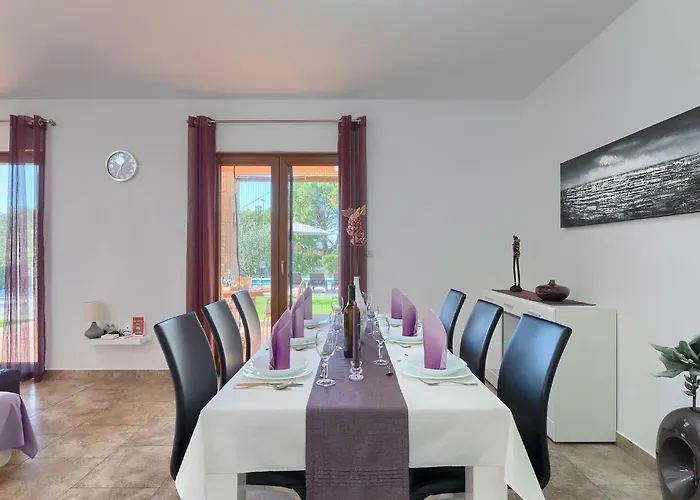 Tina Barban Feriehus Pula